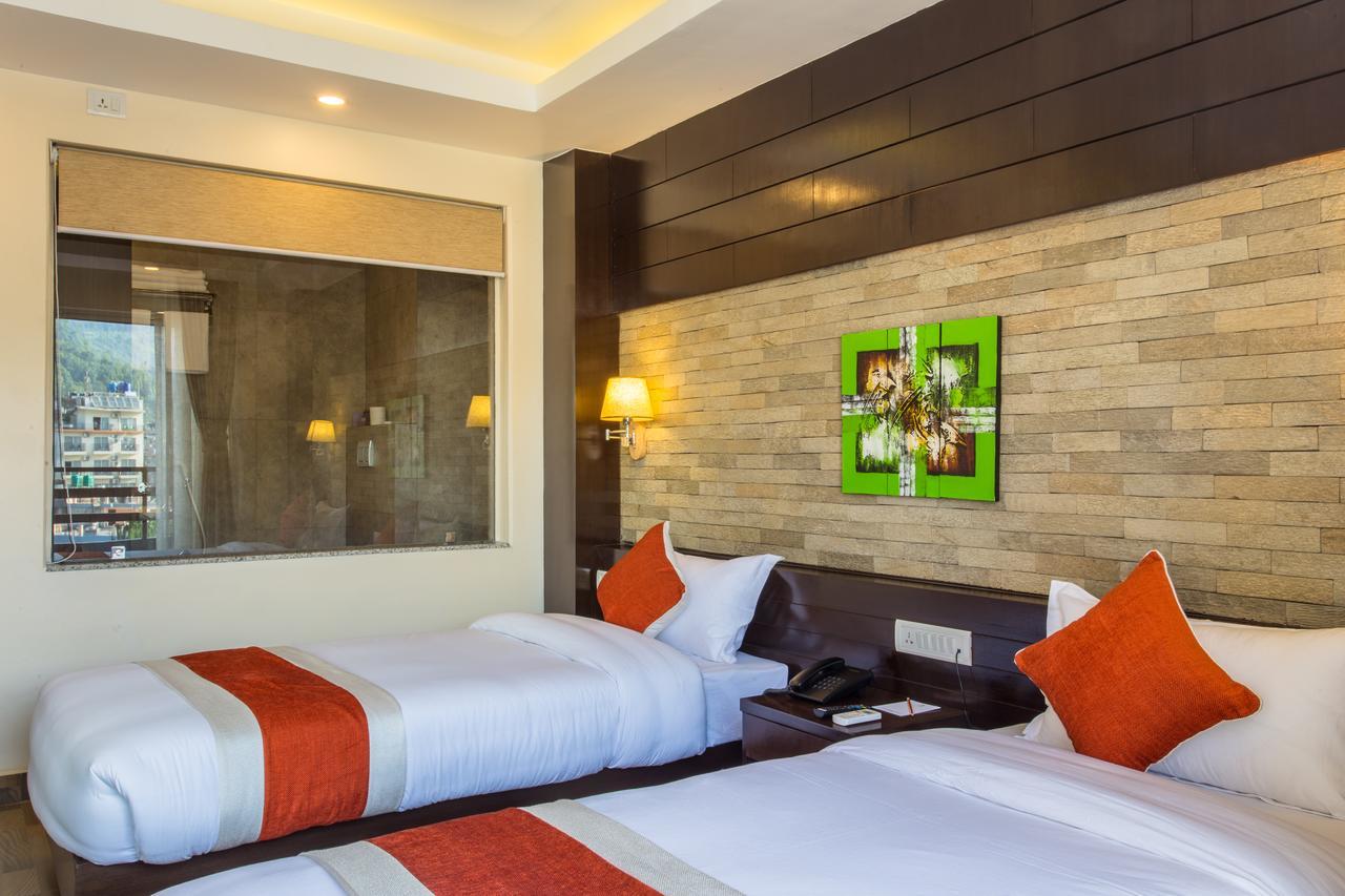 Bodhi Suites Boutique Hotel And Spa Pokhara Exteriör bild