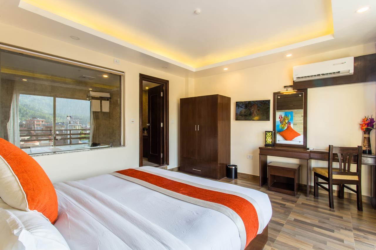 Bodhi Suites Boutique Hotel And Spa Pokhara Exteriör bild