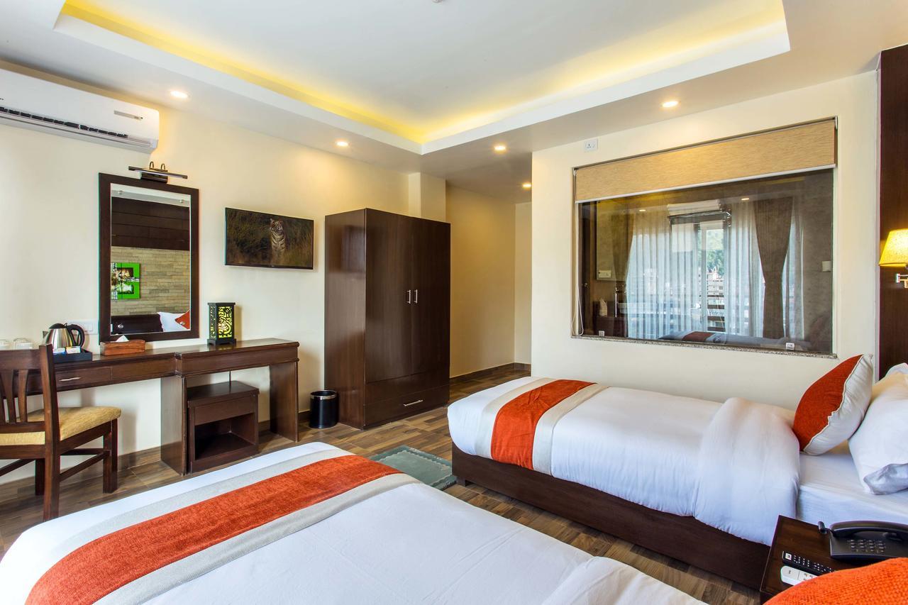 Bodhi Suites Boutique Hotel And Spa Pokhara Exteriör bild